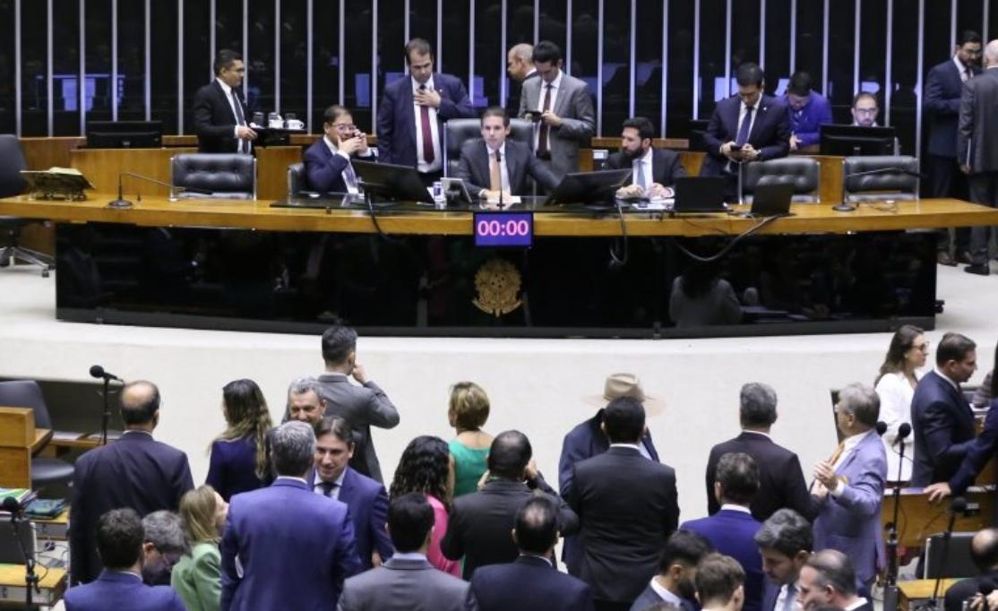 O plenário da Câmara votou o caso rapidamente