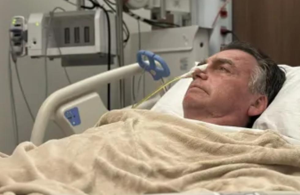 Em maio de 2025, Jair Bolsonaro esteve internado para tratar da hérnia