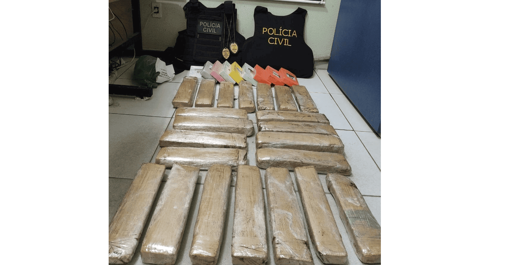 Passageiros de ônibus são presos com droga avaliada em R$ 350 mil