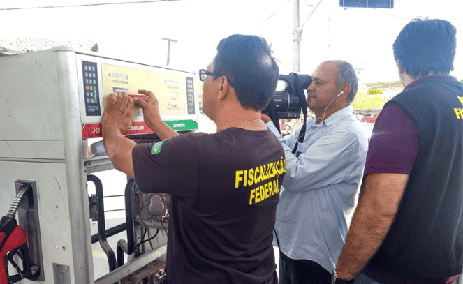 Procon interdita postos de combustíveis em Teresina