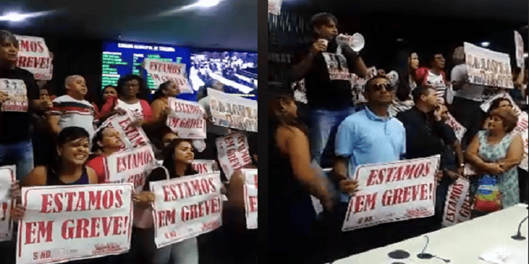 Professores invadem o plenário da Câmara de Teresina