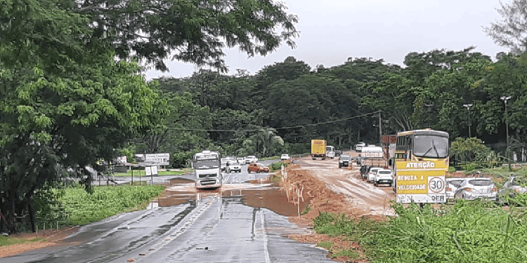 BR-343, na altura do Condomínio Mirante do Lago