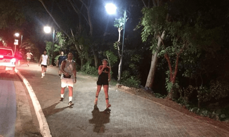 População faz exercícios físicos na Raul Lopes durante a quarentena