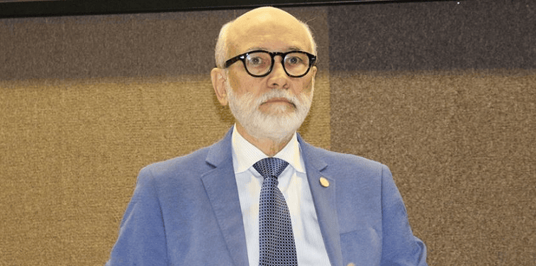 Médico Noé Fortes