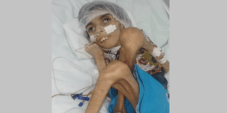 Mãe pede ajuda para filha com paralisia cerebral