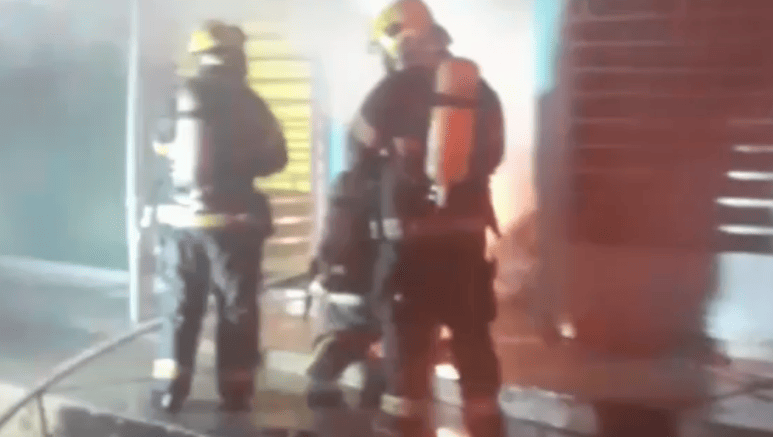 Incêndio de grandes proporções destrói loja no Parque Piaui
