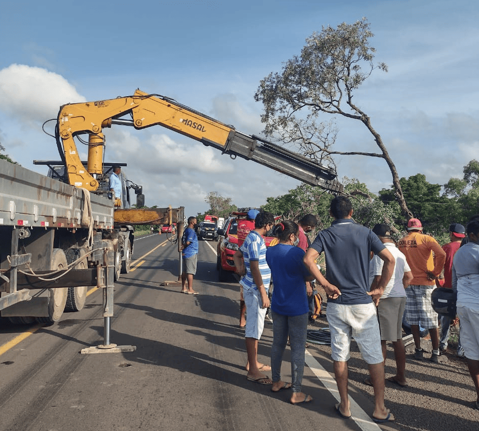 Fisioterapeuta fica gravemente ferida em acidente na BR 316