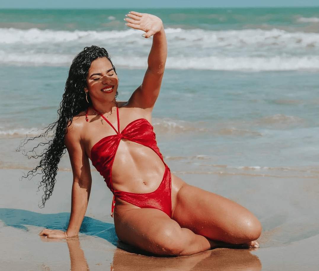Elana Valenaria no litoral do Piauí