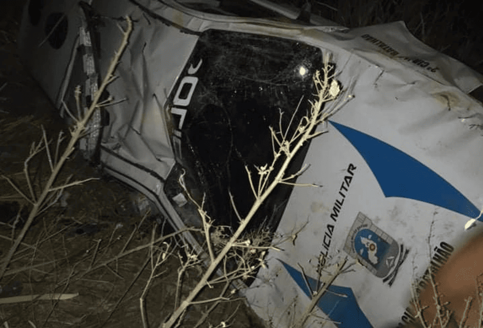 Viatura da Polícia Militar tomba em São João do Piauí