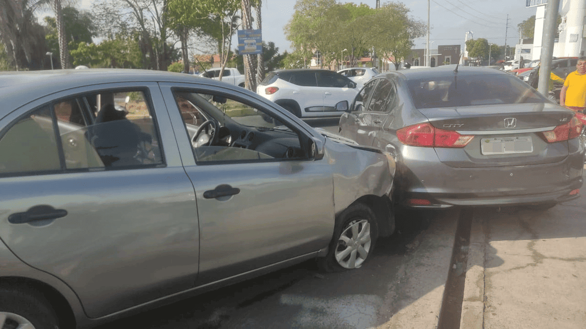 Criminosos provocam acidente na zona Leste de Teresina