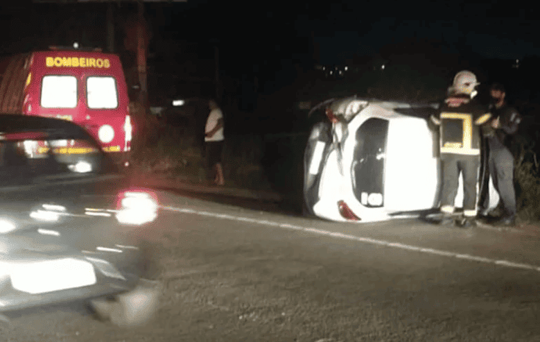 Mulher fica gravemente ferida em acidente de carro na João XXIII