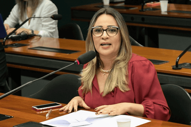 Deputada Federal Rejane Dias (PT-PI)