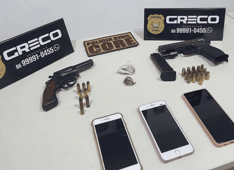 ​Greco prende homem em posse de pistola da PM com mira laser