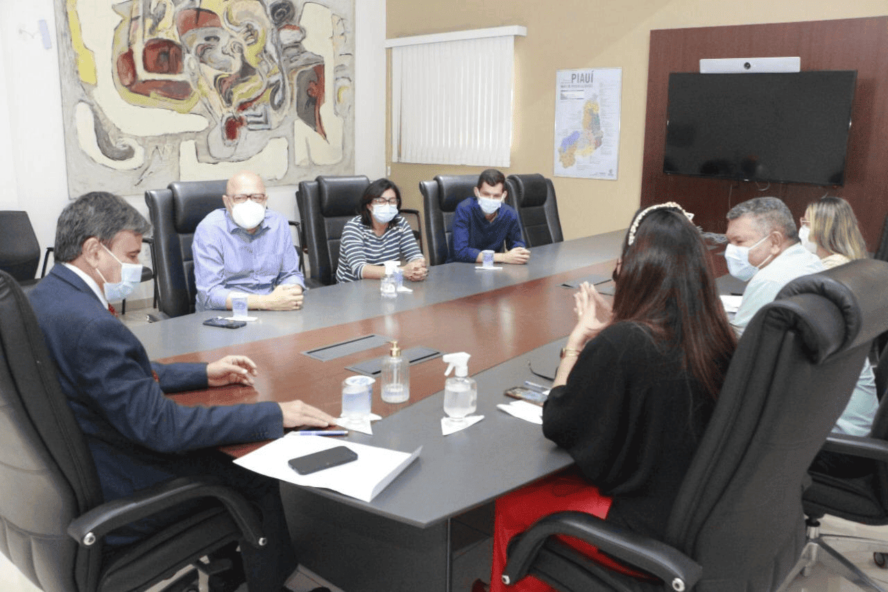 Governador se reúne com lideranças políticas do município de Lagoa Alegre