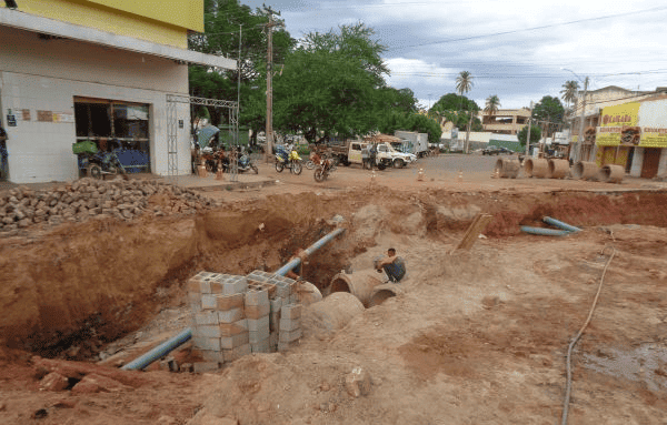 Obra de construção de galeria é interdita em Picos