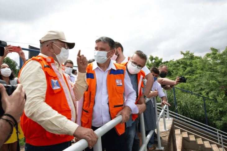 Governador visita áreas atingidas por enchentes na zona Norte de Teresina