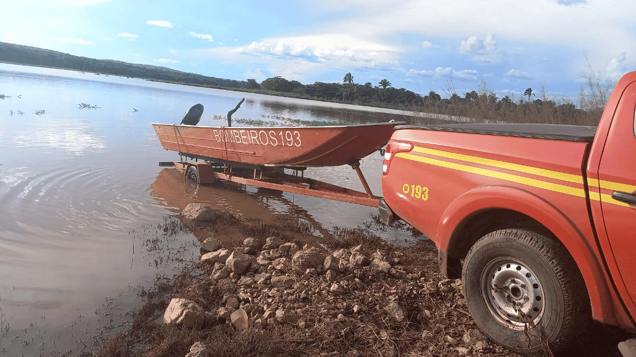 Equipe de buscas do Corpo de Bombeiros