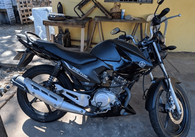 Moto roubada pelos criminosos