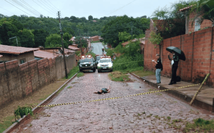 Homicídio no bairro Anita Ferraz