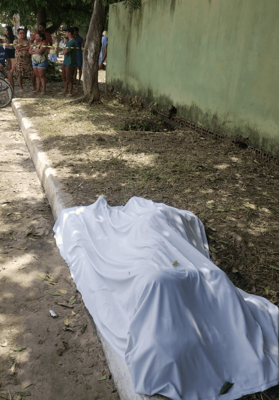 Homem é morto em frente a Cavalaria da PM