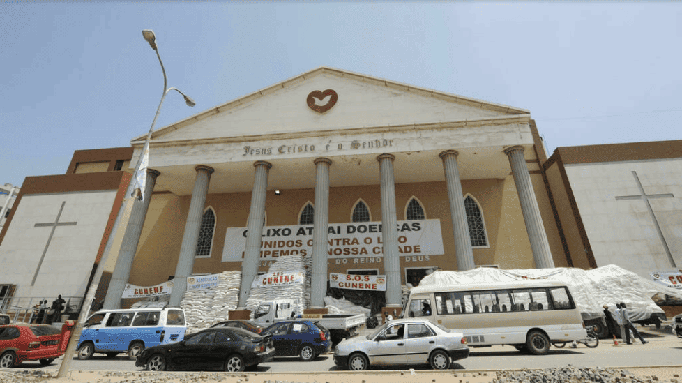 igreja Universal do Reino de Deus em Angola