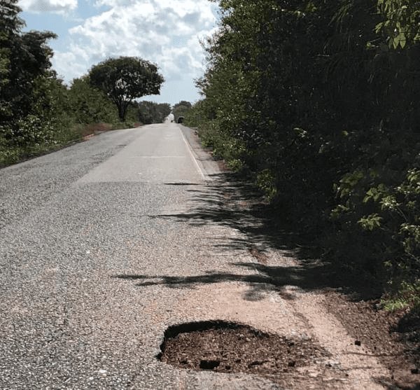 Trecho da PII-110, que liga Barras a Batalha