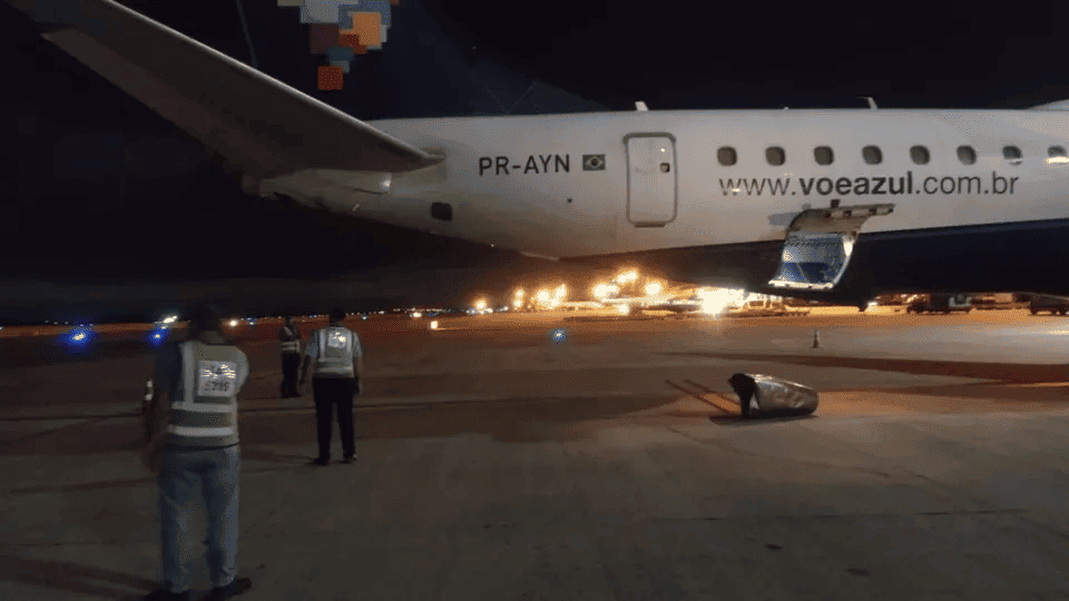 Os aviões foram encaminhados para manutenção depois da colisão