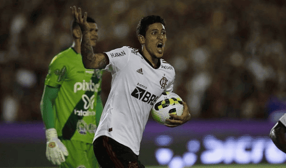 Flamengo vence o Altos por 2X1