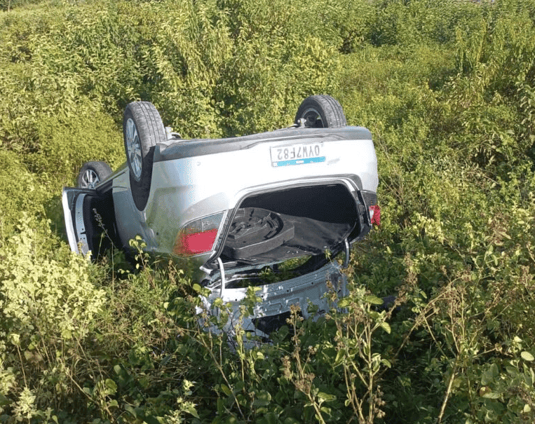 Cinco pessoas ficam feridas em acidente de carro
