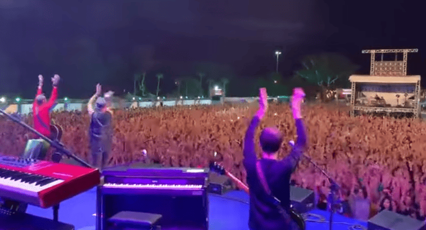 "Fora Bolsonaro", grita a fãs do Titãs em show em Brasília
