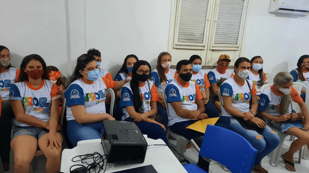 Programa de Alfabetização de Jovens e Adultos (PROAJA)