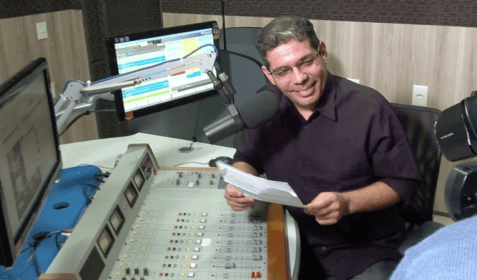 Locutor publicitário Paulo Márcio