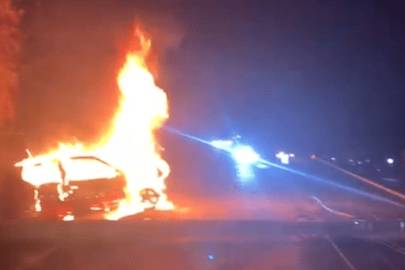 Carro pega fogo e homem fica ferido na zona Norte de Teresina