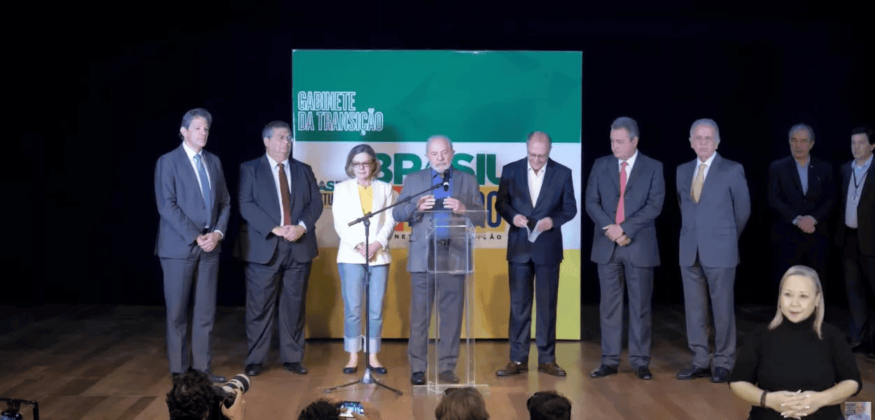Lula anuncia novos ministros