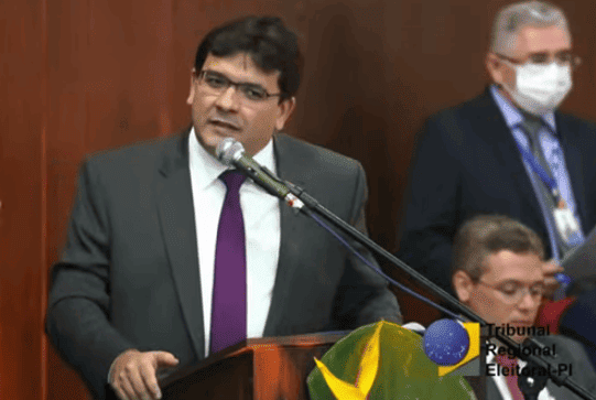 Rafael Fonteles durante diplomação