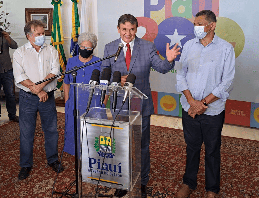 Wellington Dias concede entrevista coletiva no Palácio de Karnak