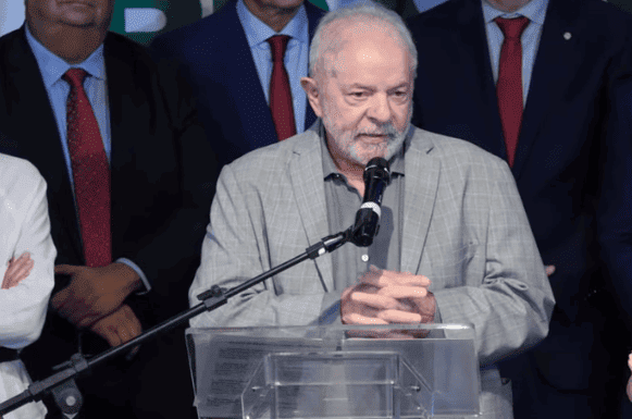 Lula anuncia novos ministros