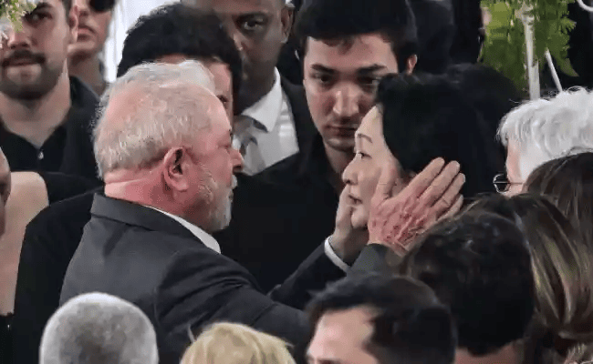 Lula foi à Vila Belmiro para se despedir de Pelé