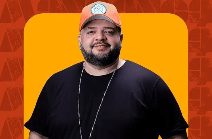 Cantor Bola, da Banda Doce Ilusão