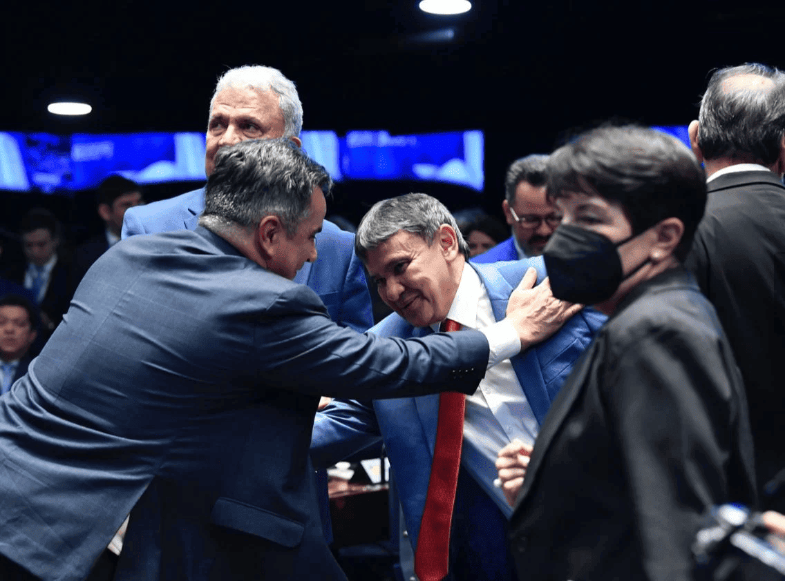 Ciro Nogueira e Wellington Dias se encontram no Senado
