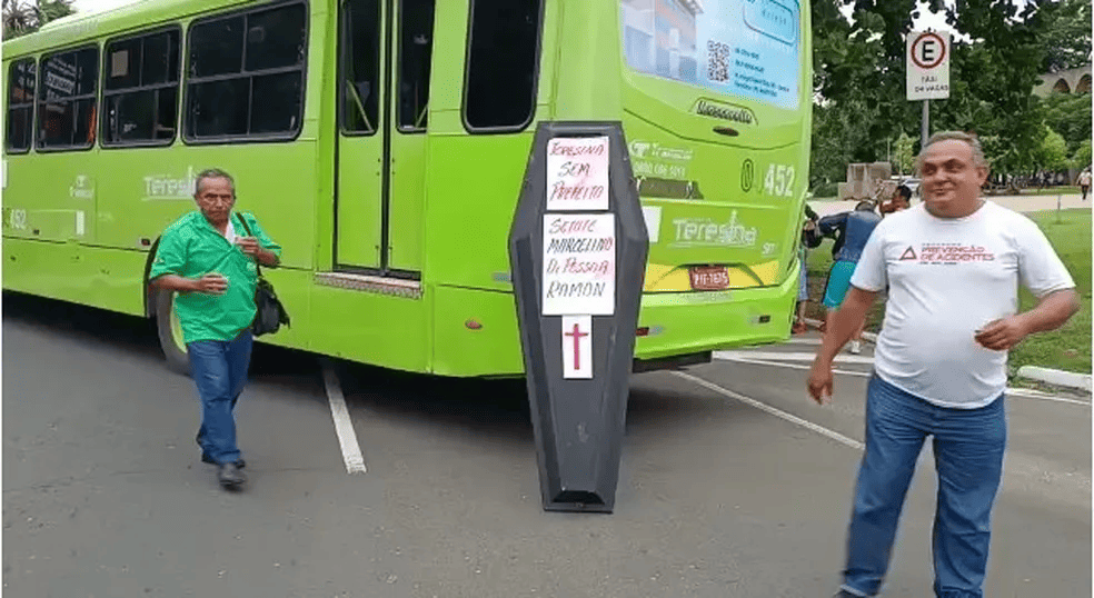 Protesto dos motoristas e cobradores em Teresina
