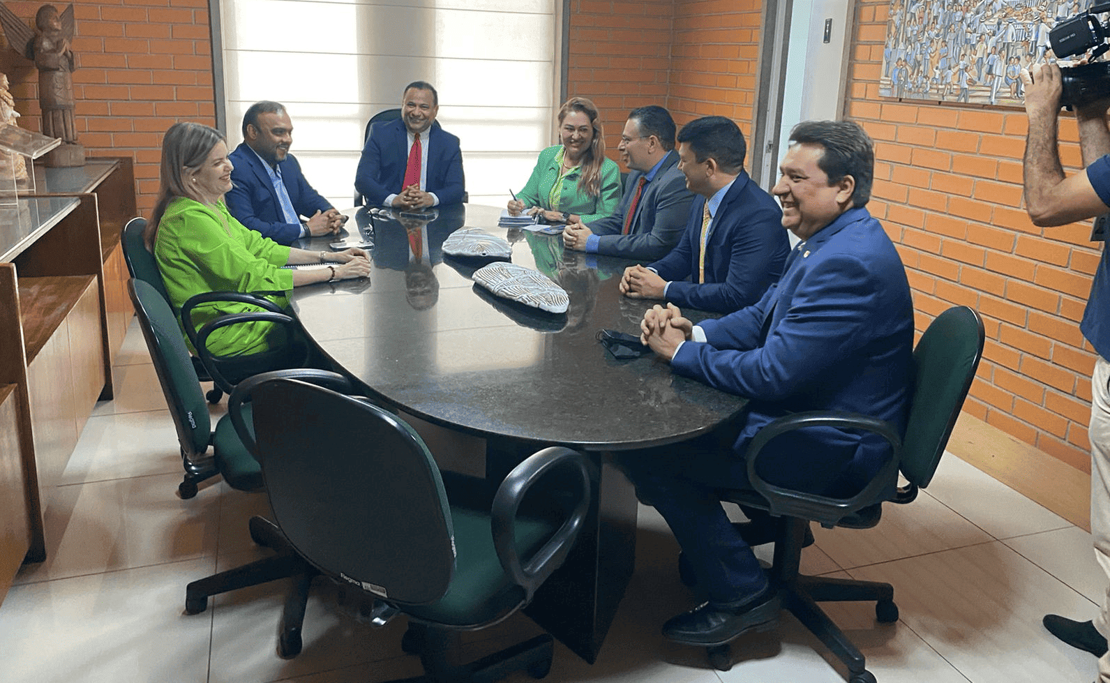 Membros da CPI fazem primeira reunião