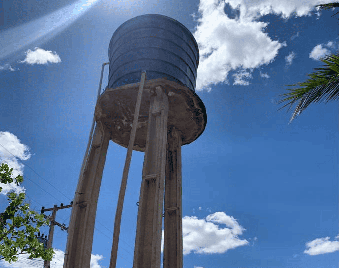 Reservatório de água na zona rural de Teresina