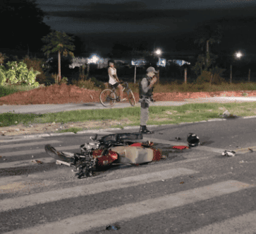 Moto da vítima ficou bastante danificada