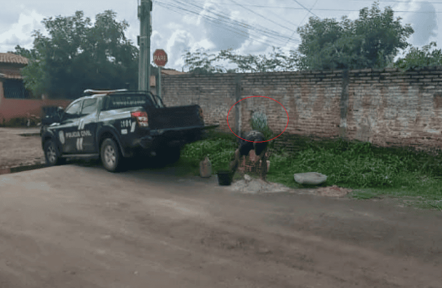 Muro sendo consertado