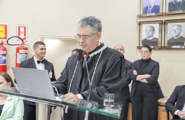 Lirton Nogueira Santos na cerimônia de posse