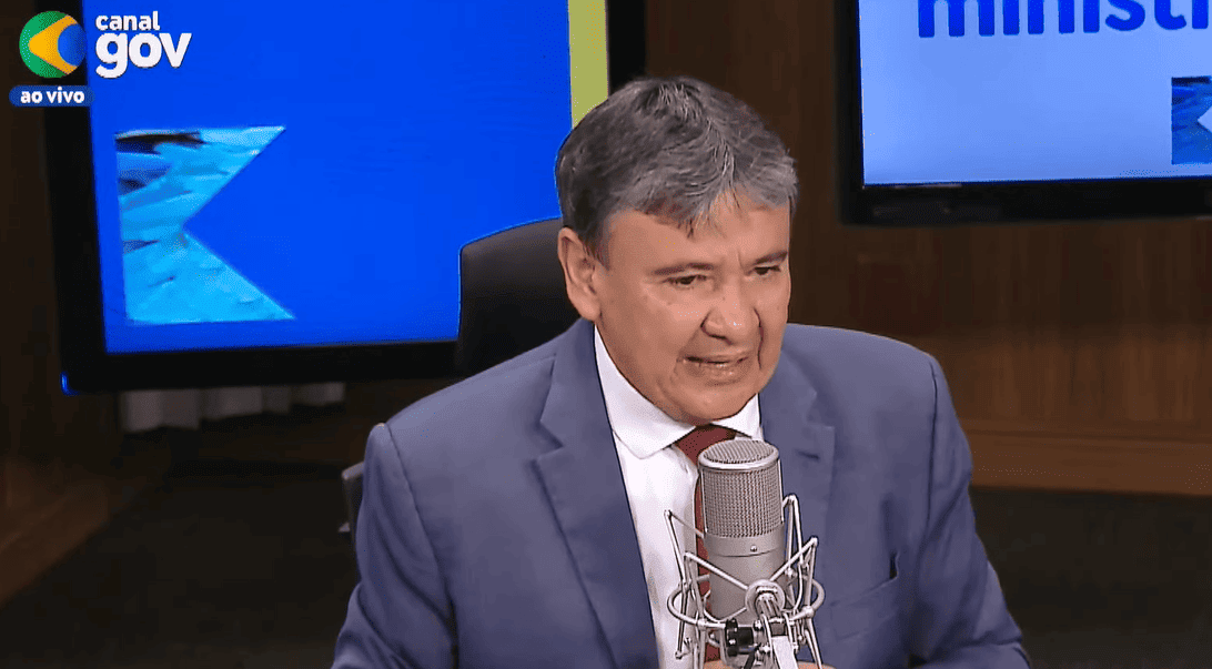 Wellington Dias em conversa com emissoras de rádio
