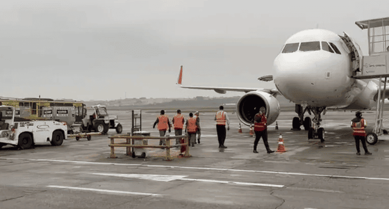 Avião passou por uma vistoria da Polícia Federal