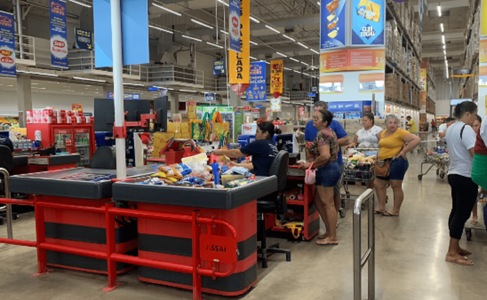 Supermercados estarão abertos no feriado