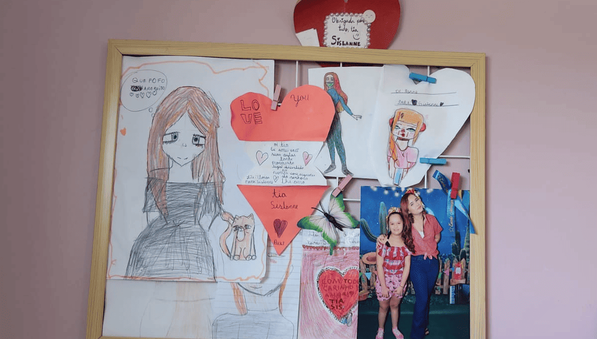 Mural de cartinhas na casa da professora Sislanne
